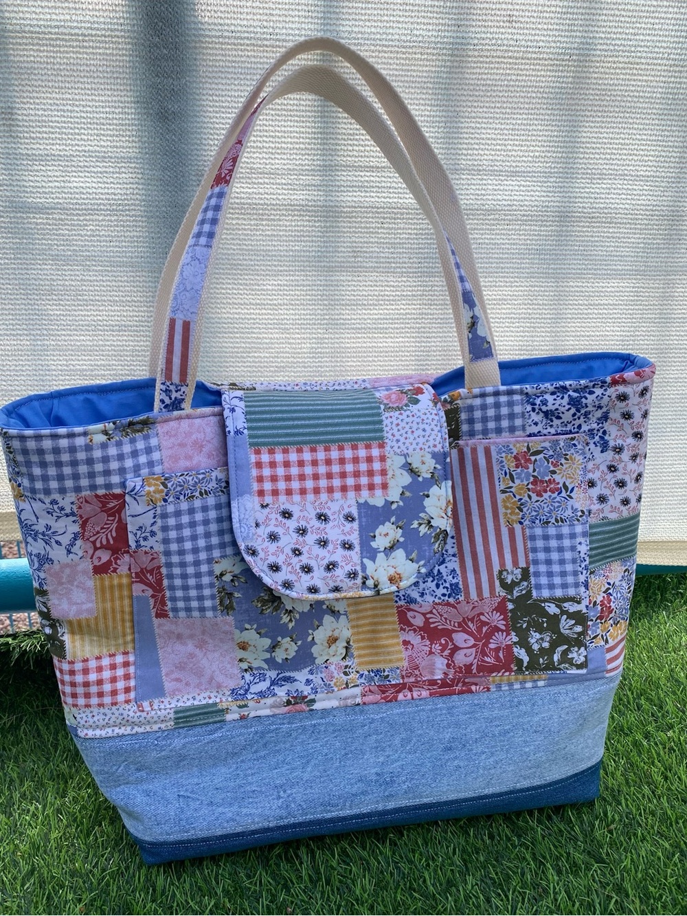Patchwork Floral and Gingham Tote Bag in Multicolor